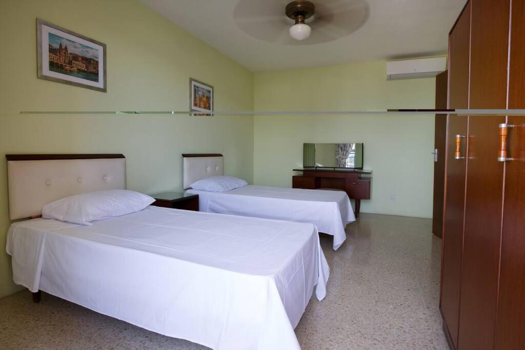 1 Bedrm Apt Seaview Balluta Bay Saint Julian's ภายนอก รูปภาพ